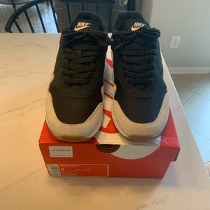 Mens Nike Air Max 1 Black Light Bone White